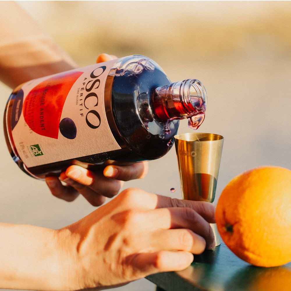 Découvrez les saveurs fraîches et intenses d'OSCO, des apéritifs sans alcool bio et fabriqués en France. Toutes nos recettes de cocktails sans alcool sont simples et raffinées.