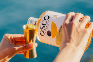 OSCO l'Original, un apéritif sans alcool aux notes fraîches et herbacées avec une belle amertume de gentiane pour le siroter lentement en cocktail sans alcool. Un vrai voyage sous le soleil du Midi !