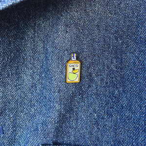 La bouteille iconique des apéritifs sans alcool OSCO enfin disponible en  pins ! Drink good, look good